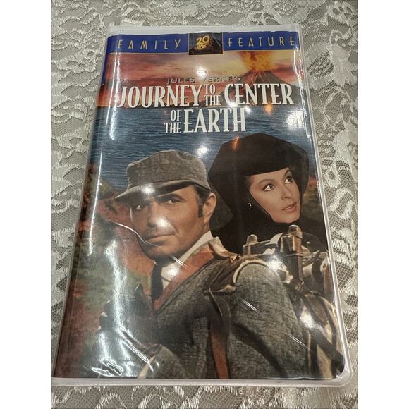 Vtg 90s Journey to the Center of the Earth VHS 1991 Release (Clamshell) Tested - Picture 1 of 4